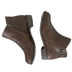 Chocolate ankle boots size 8